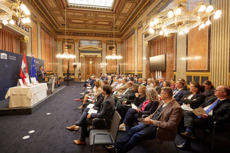 Laudatio auf Vizepräsidentin des Bundesrates a. D. Doris Hahn, gehalten von Herrn Klubobmann im NÖ Landtag Hannes Weninger
