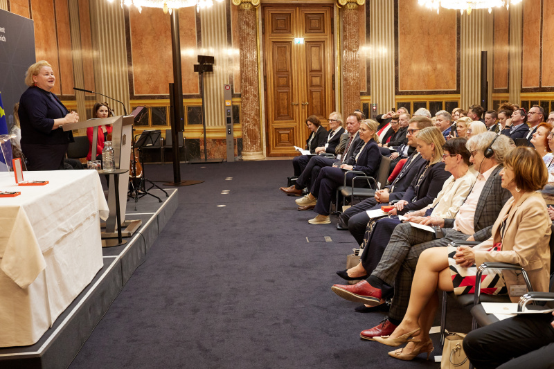 Laudatio auf Mitglied des Bundesrates a. D. Elisabeth Grimling, gehalten von Frau Bundesministerin und Bundesratspräsidentin a. D. Korinna Schumann