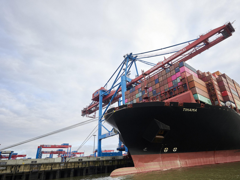 Hafenrundfahrt mit der Barkasse „KONSUL“ - Frachter