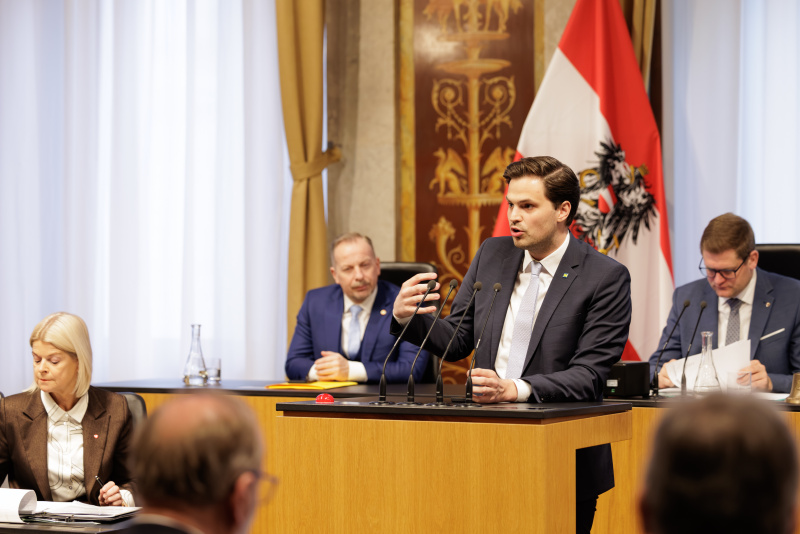 Am Rednerpult: Bundesrat Sebastian Stark (ÖVP)