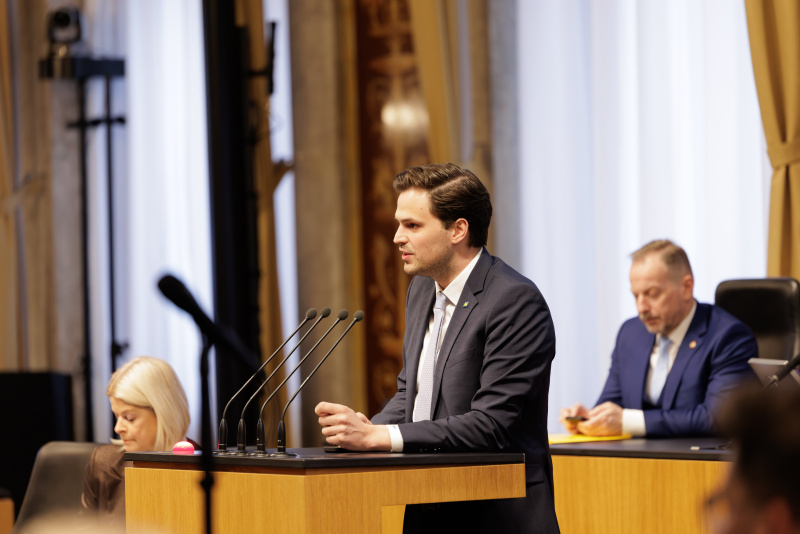 Am Rednerpult: Bundesrat Sebastian Stark (ÖVP)