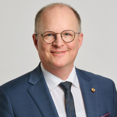 Portraitfoto von Mag. Bernhard Ruf