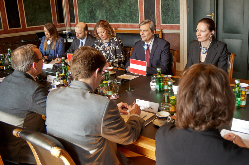 Arbeitsgespräch. Delegation aus Montenegro unter der Leitung des stellvertretenden Ministerpräsidenten und Außenministers von Montenegro Ervin Ibrahimović (4 von links)