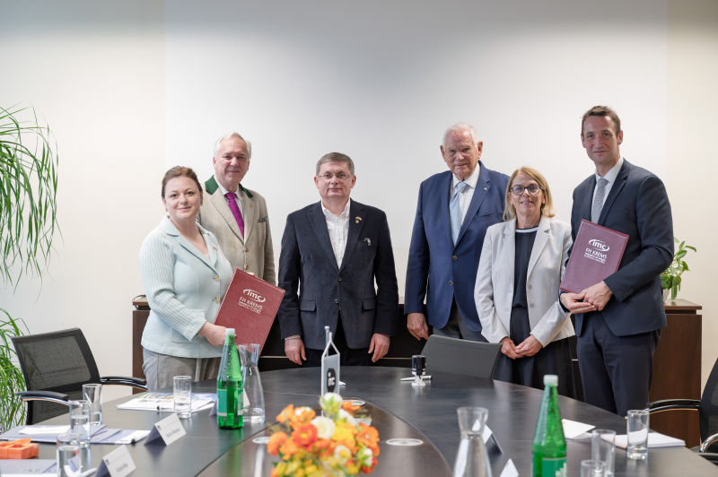 Besuch des IMC Krems. Aussprache und Unterfertigung des Letters of Intent