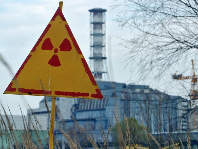 Kyiv region, ukraine, april 21, 2006, the picture shows the shelter enclosing the wrecked chernobyl unit 4 reactor, the accident at the chernobyl nuclear power plant occurred 20 years ago, 1986 april 26.