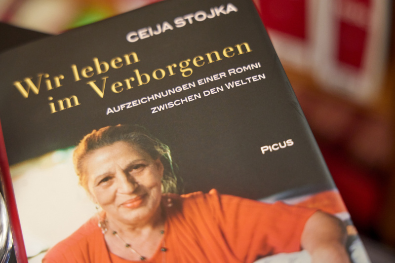 Buch „Wir leben im Verborgenen“ von Ceija Stoika