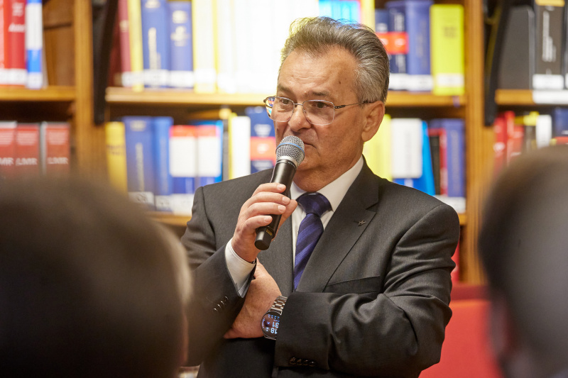 Impulsgespräch. Vorsitzender Volksgruppenbeirat Romnja und Roma Emmerich Gärtner-Horvath