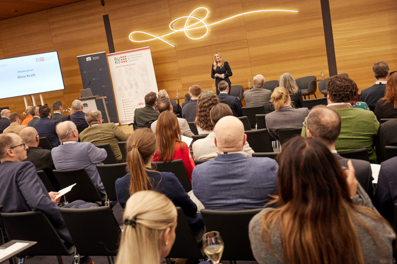 Moderation Journalistin und Moderatorin Nina Kraft