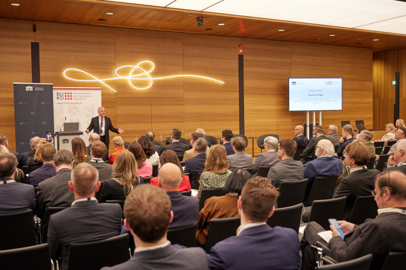 Hauptreferat. Freie Berufe: Für die wirklich wichtigen Dinge im Leben - "Wir wissen, wie’s geht!“ Patentanwalt und Präsident der Bundeskonferenz der Freien Berufe Österreichs (BUKO) Daniel Alge