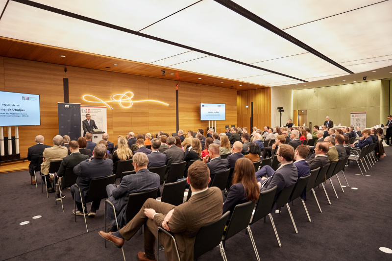 Impulsreferat I: "Kein Privileg, sondern Freiheitsgarantie: Die Verschwiegenheit der Freien Berufe im Rechtsstaat“. Präsident des Österreichischen Rechtsanwaltskammertages (ÖRAK) Armenak Utudjian