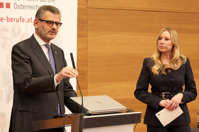 Impulsreferat I: "Kein Privileg, sondern Freiheitsgarantie: Die Verschwiegenheit der Freien Berufe im Rechtsstaat“. Präsident des Österreichischen Rechtsanwaltskammertages (ÖRAK) Armenak Utudjian