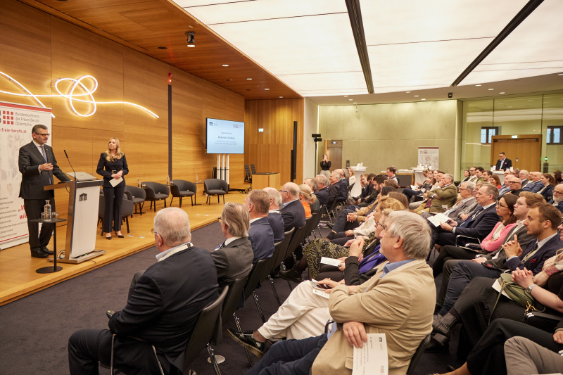 Impulsreferat I: "Kein Privileg, sondern Freiheitsgarantie: Die Verschwiegenheit der Freien Berufe im Rechtsstaat“. Präsident des Österreichischen Rechtsanwaltskammertages (ÖRAK) Armenak Utudjian