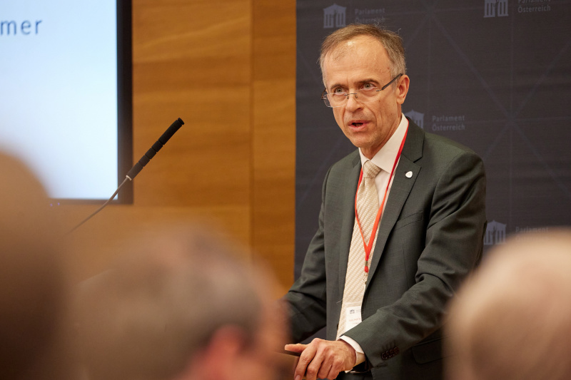 Impulsreferat II: "Freie Berufe als Säule der Rechtssicherheit“.  Präsident der Österreichischen Notariatskammer Claus Spruzina