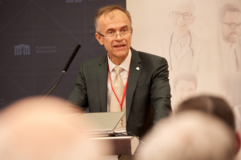 Impulsreferat II: "Freie Berufe als Säule der Rechtssicherheit“.  Präsident der Österreichischen Notariatskammer Claus Spruzina