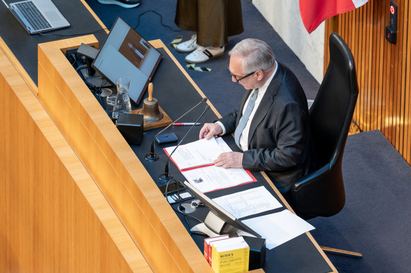Nationalratspräsident Walter Rosenkranz (FPÖ) am Präsidium