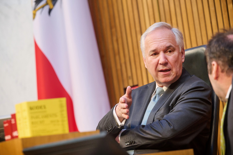 Nationalratspräsident Walter Rosenkranz (FPÖ) am Präsidium