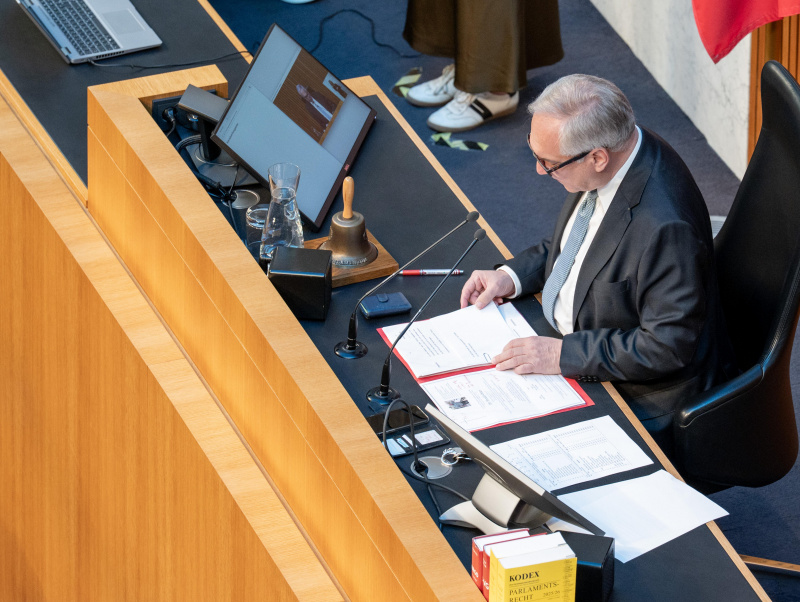 Nationalratspräsident Walter Rosenkranz (FPÖ) am Präsidium