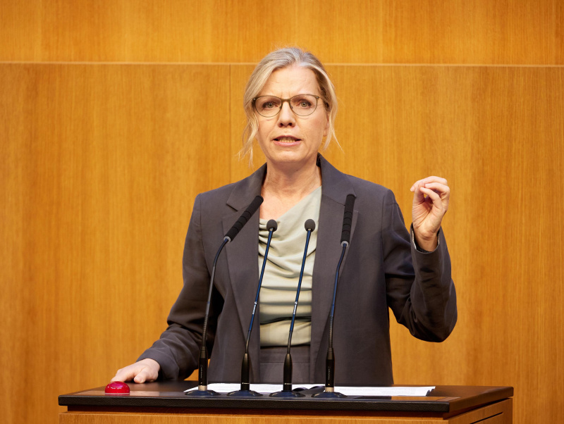 Am Rednerinnenpult: Klubobfrau Leonore Gewessler (GRÜNE)