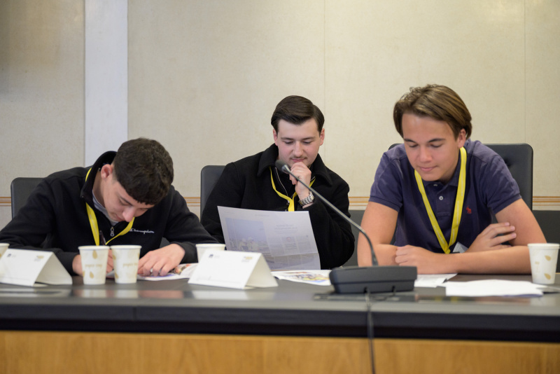 1. Vorbereitungssitzung der Lehrlinge von Klub Gelb. Veranstaltungsteilnehmer bei der Vorbereitungssitzung