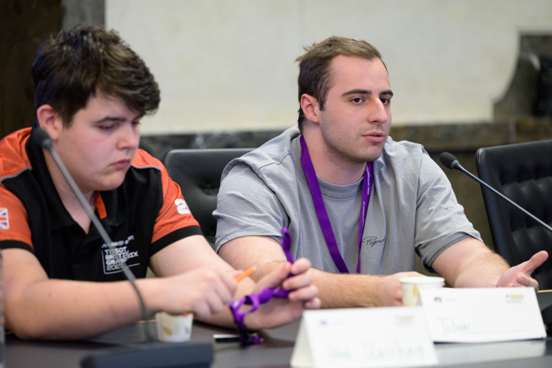 1. Vorbereitungssitzung der Lehrlinge von Klub Violett. Veranstaltungsteilnehmer bei der Vorbereitungssitzung