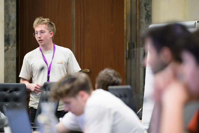 1. Vorbereitungssitzung der Lehrlinge von Klub Violett. Veranstaltungsteilnehmer bei der Vorbereitungssitzung