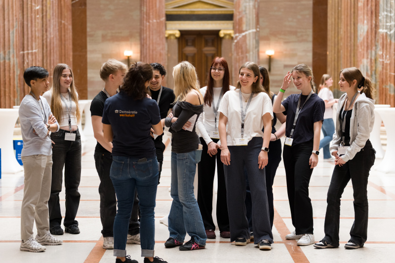 Lehrlingsreporterinnen und -reporter bei der Arbeit