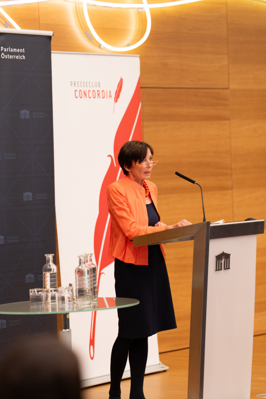 Laudatio. Andrea Holz-Dahrenstaedt (Kinder- und Jugendanwältin des Landes Salzburg a.D.)