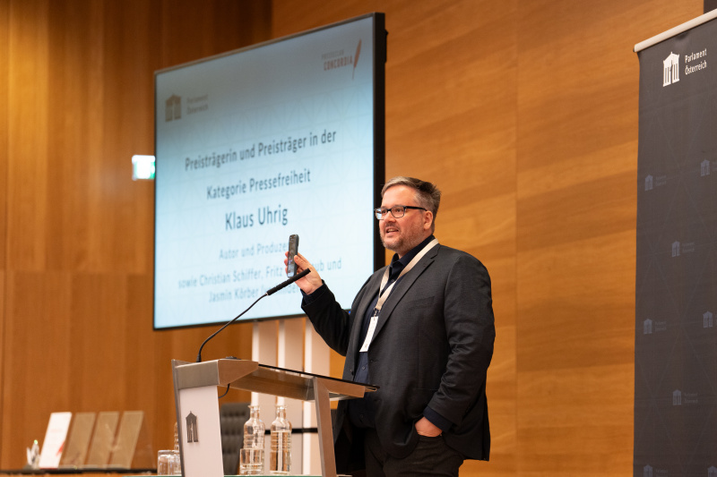 Dankesworte. Klaus Uhrig (auch in Vertretung von Fritz Espenlaub, Jasmin Körber, Christian Schiffer). Preisträgerinnen und Preisträger in der Kategorie Pressefreiheit