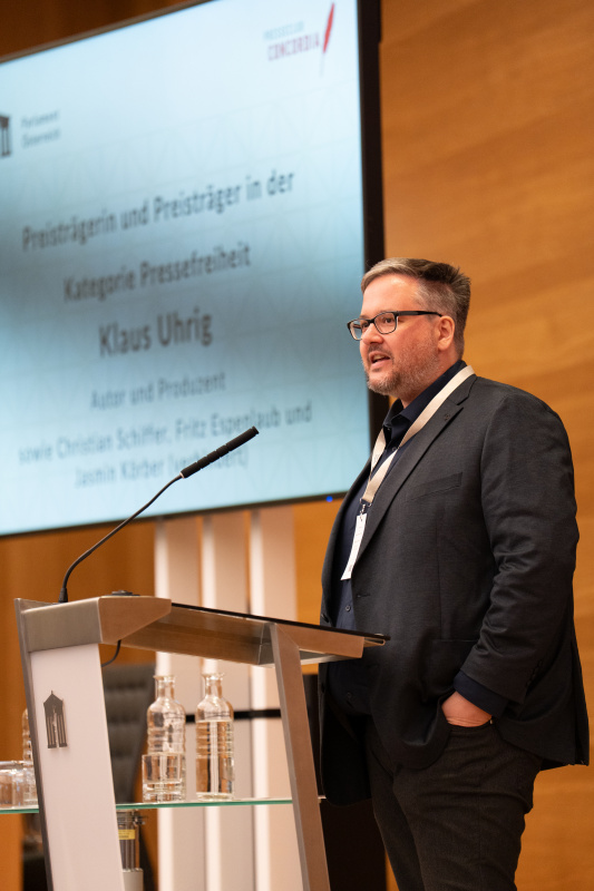Dankesworte. Klaus Uhrig (auch in Vertretung von Fritz Espenlaub, Jasmin Körber, Christian Schiffer). Preisträgerinnen und Preisträger in der Kategorie Pressefreiheit