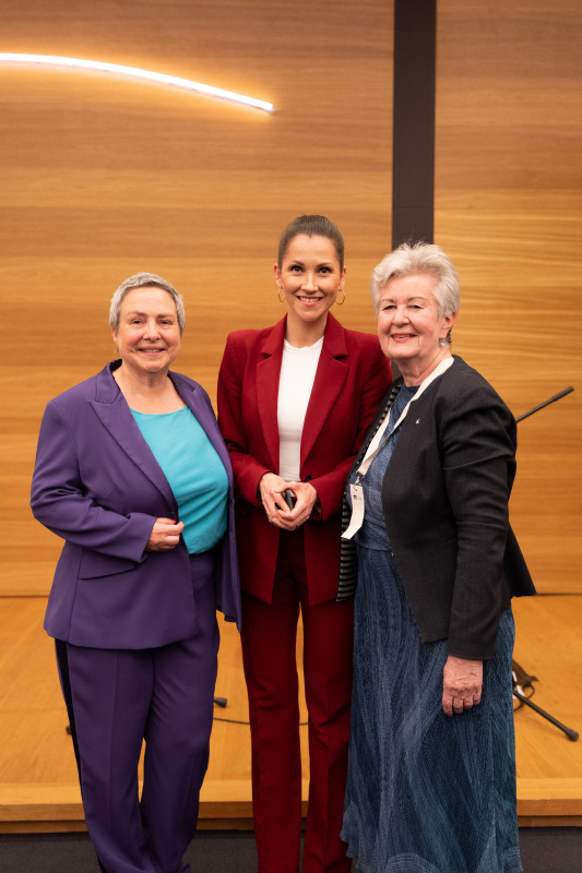 Gruppenfoto. Von links: Daniela Kraus, Alexandra Wachter, Astrid Zimmermann