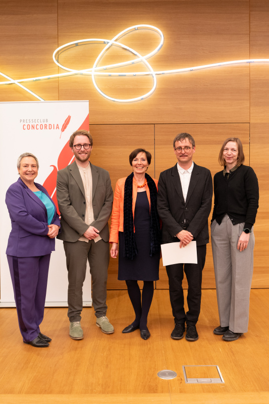 Gruppenfoto. Von links: Daniela Kraus, Jürgen Klatzer, Andrea Holz-Dahrenstaedt, Matthias Winterer,  Katharina Schell