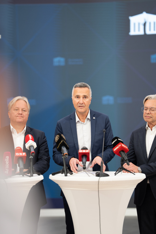 Am Wort Karl-Heinz Grundböck (Sprecher der Parlamentsdirektion)