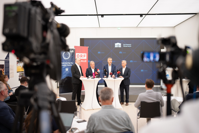 Von links: Rupert Ursin (CEO & Founder von zerothird, Harald Kräuter (Technischer Direktor ORF), Karl-Heinz Grundböck (Sprecher der Parlamentsdirektion), Michael Wagenhofer (CEO Big Blue Marble)