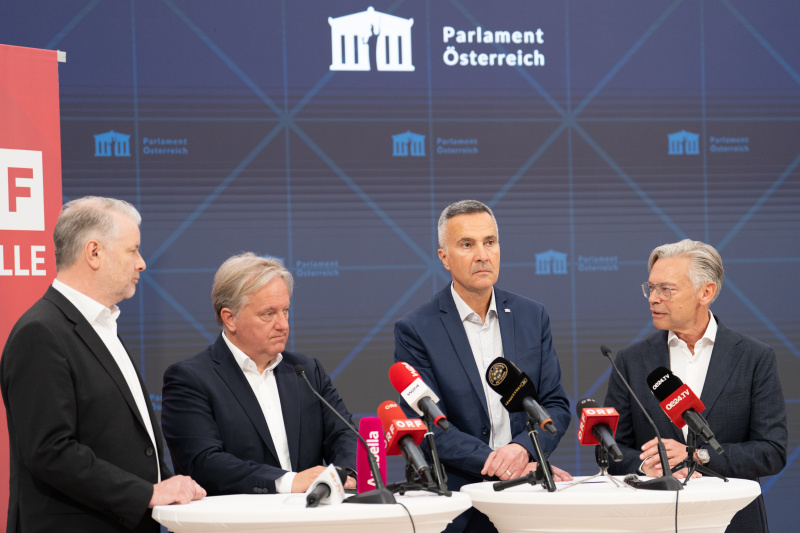 Von links: Rupert Ursin (CEO & Founder von zerothird, Harald Kräuter (Technischer Direktor ORF), Karl-Heinz Grundböck (Sprecher der Parlamentsdirektion), Michael Wagenhofer (CEO Big Blue Marble)