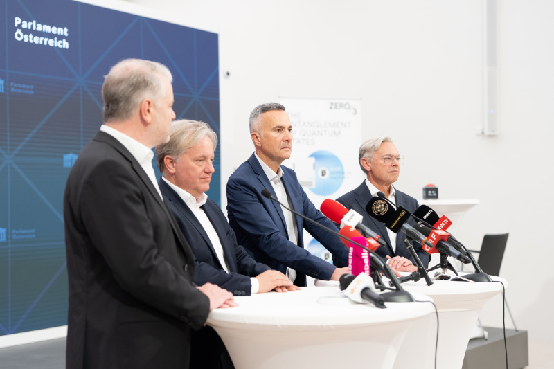 Von links: Rupert Ursin (CEO & Founder von zerothird, Harald Kräuter (Technischer Direktor ORF), Karl-Heinz Grundböck (Sprecher der Parlamentsdirektion), Michael Wagenhofer (CEO Big Blue Marble)