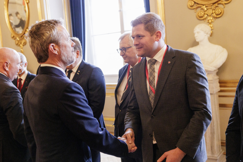 Begrüßung. Von links: König Frederik X., Bundesratspräsident Markus Stotter (ÖVP)