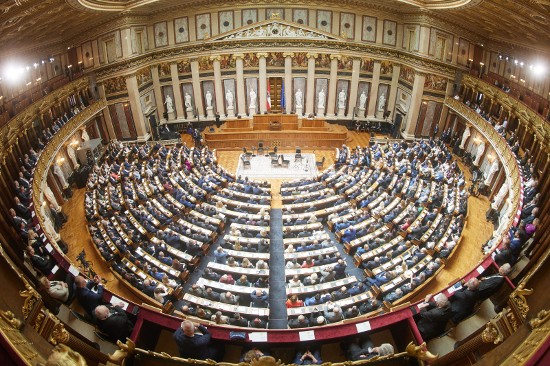 Gedenkrede. Zeitzeugin Hedi Schnabl Argent. Blick ins Plenum