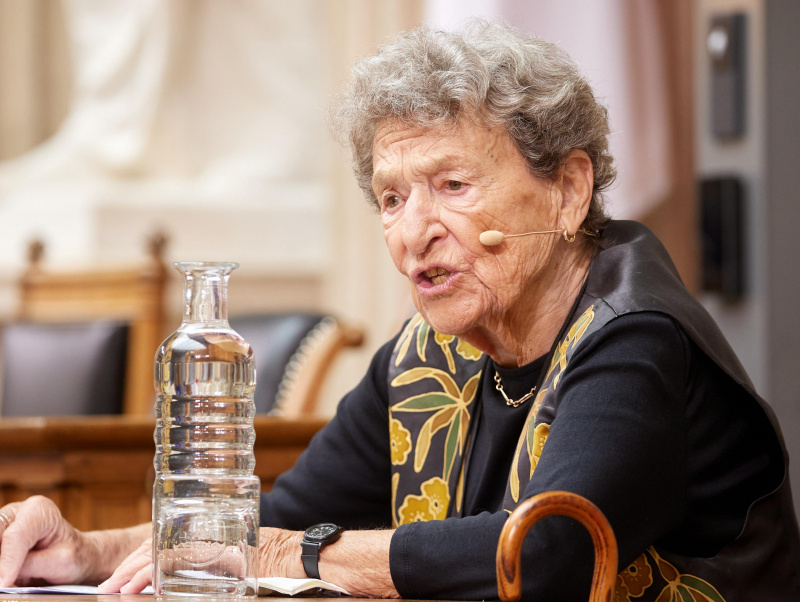 Gedenkrede. Zeitzeugin Hedi Schnabl Argent2