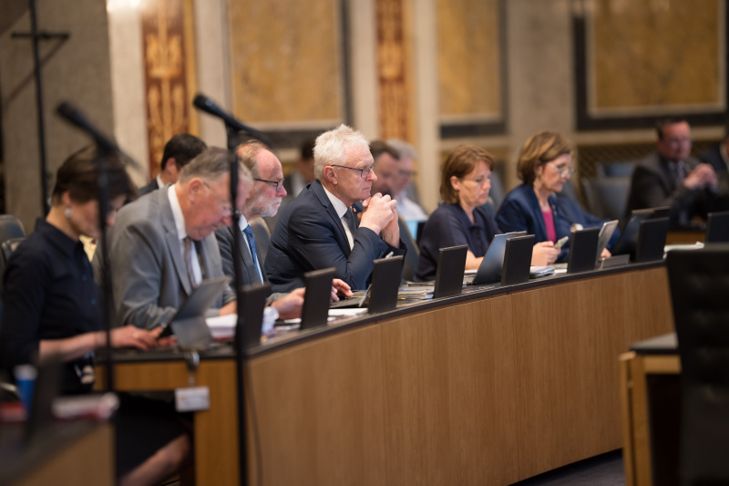 Blick ins Plenum. Bundesrat Ferdinand Tiefnig (ÖVP)