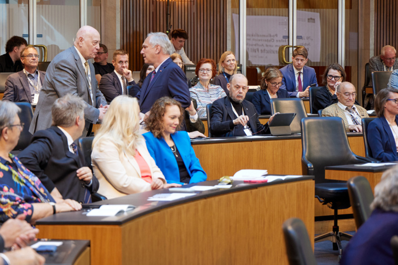 Blick Richtung Veranstaltungsteilnehmerinnen und -teilnehmer