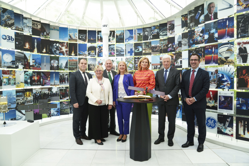 Besuch des Satellitenparks SES Astra Luxemburg. Von links: Präsident des Landtags von Liechtenstein Manfred Kaufmann, Präsidentin des Parlaments der Deutschsprachigen Gemeinschaft Belgiens Patricia Creutz-Vilvoye, Nationalratspräsident Walter Rosenkranz (FPÖ), Erste Vizepräsidentin des Schweizer Nationalrats Katja Christ, Präsidentin des Deutschen Bundestags Julia Klöckner, Präsident der Luxemburgischen Abgeordnetenkammer Claude Wiseler