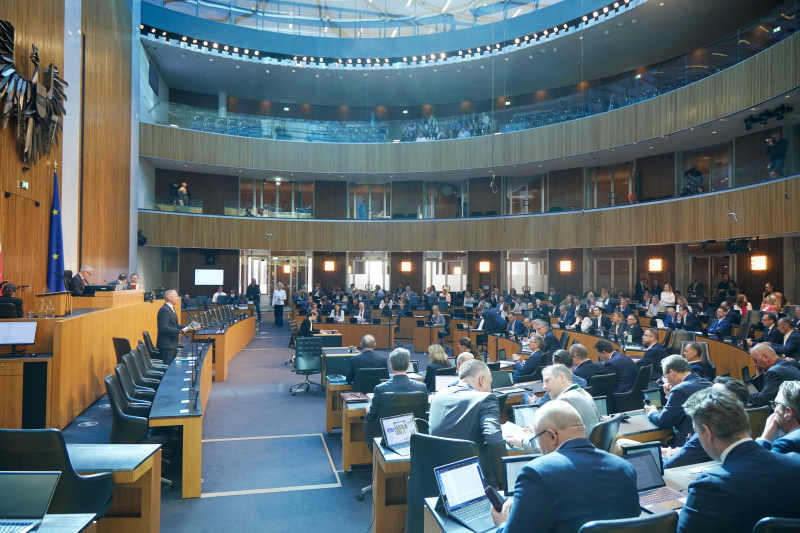 Regierungsbank. Stellungnahme Innenminister Gerhard Karner (ÖVP)