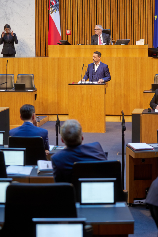 Am Rednerpult: Nationalratsabgeordneter Friedrich Ofenauer (ÖVP)