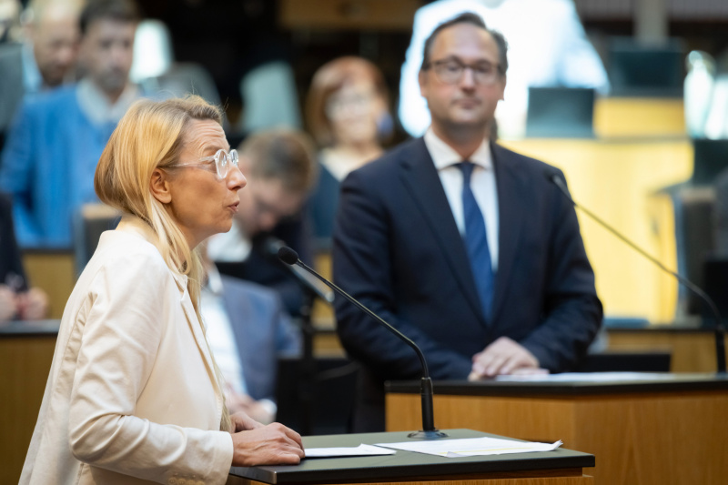 Am Rednerinnenpult: Nationalratsabgeordnete Juliane Bogner-Strauß (ÖVP)