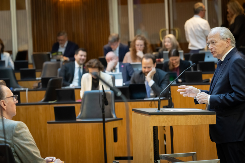 Am Rednerpult: Nationalratsabgeordneter Rudolf Taschner (ÖVP)