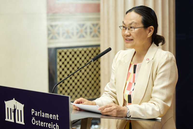 Grußworte. Botschafterin der Volksrepublik China in Österreich Mei Qi