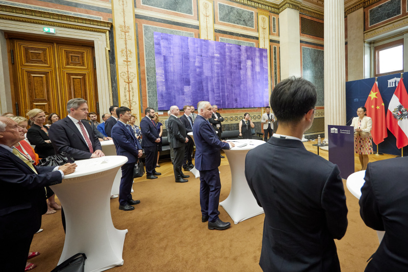 Grußworte. Botschafterin der Volksrepublik China in Österreich Mei Qi