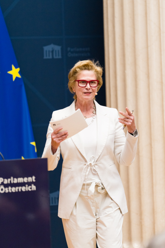 Moderation. Parlamentsvizedirektorin a.D. Susanne Janistyn-Novák