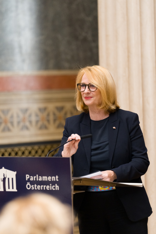 Begrüßung. Dritte Nationalratspräsidentin Doris Bures (SPÖ)