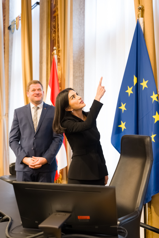 Bundesratspräsident Markus Stotter (ÖVP), Leiterin der usbekischen Präsidialverwaltung Saida Mirziyoyevak